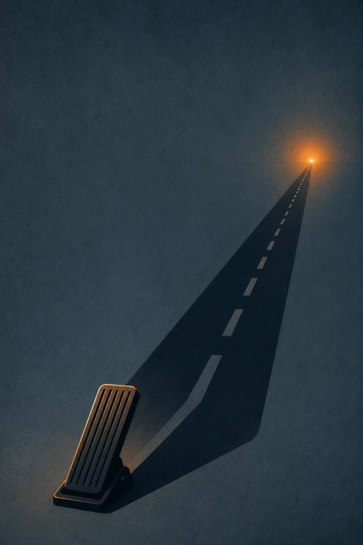 Un pedal de acelerador oscuro proyecta una larga sombra con forma de autopista hacia un resplandor naranja sobre un fondo azul grisáceo.